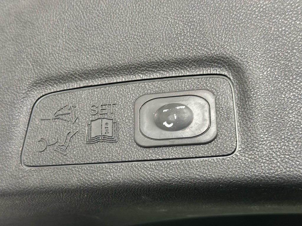 2016 Lincoln MKC Image 37