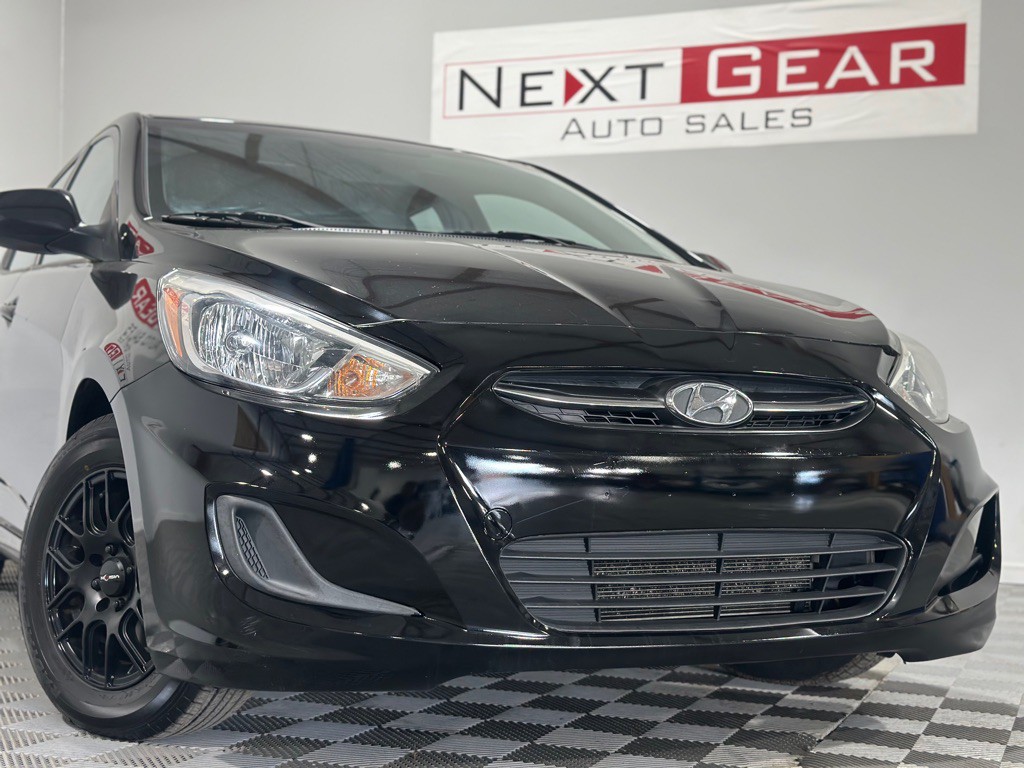 2015 Hyundai Accent Image 3