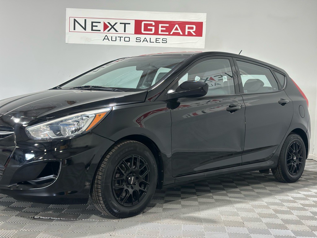 2015 Hyundai Accent Image 5