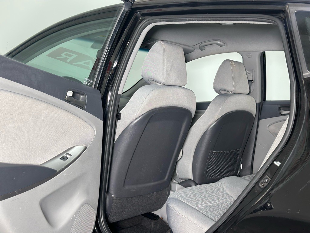 2015 Hyundai Accent Image 10