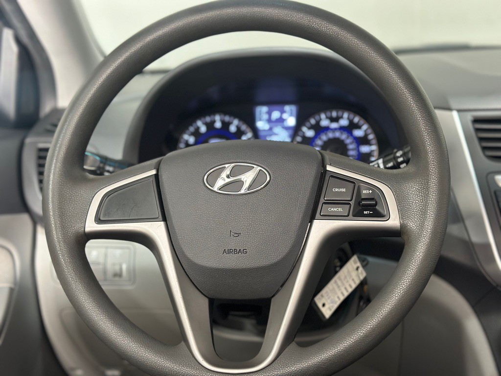 2015 Hyundai Accent Image 13