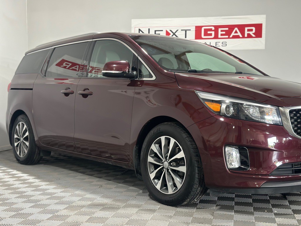 2016 Kia Sedona Image 2