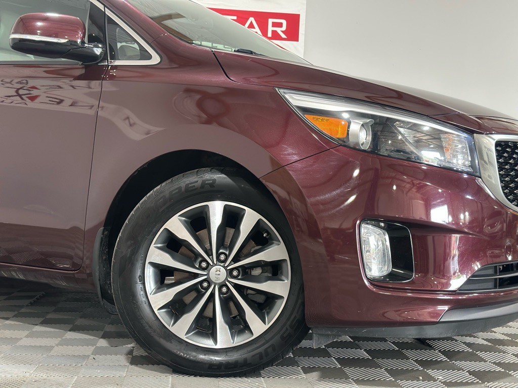 2016 Kia Sedona Image 4