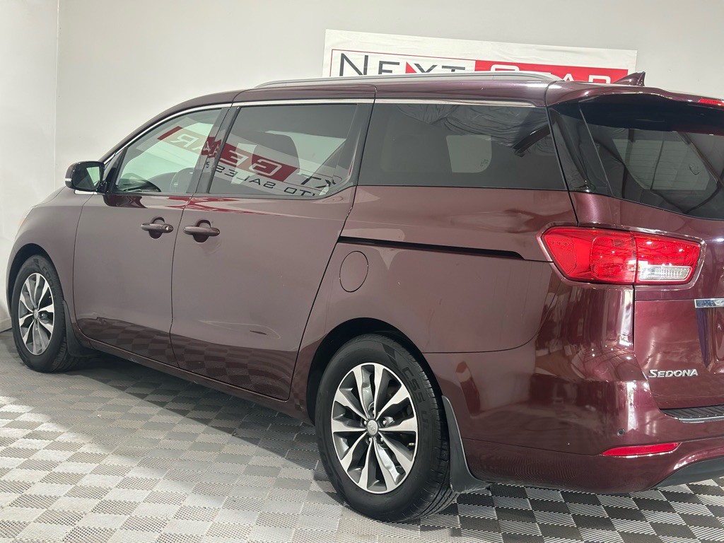 2016 Kia Sedona Image 7
