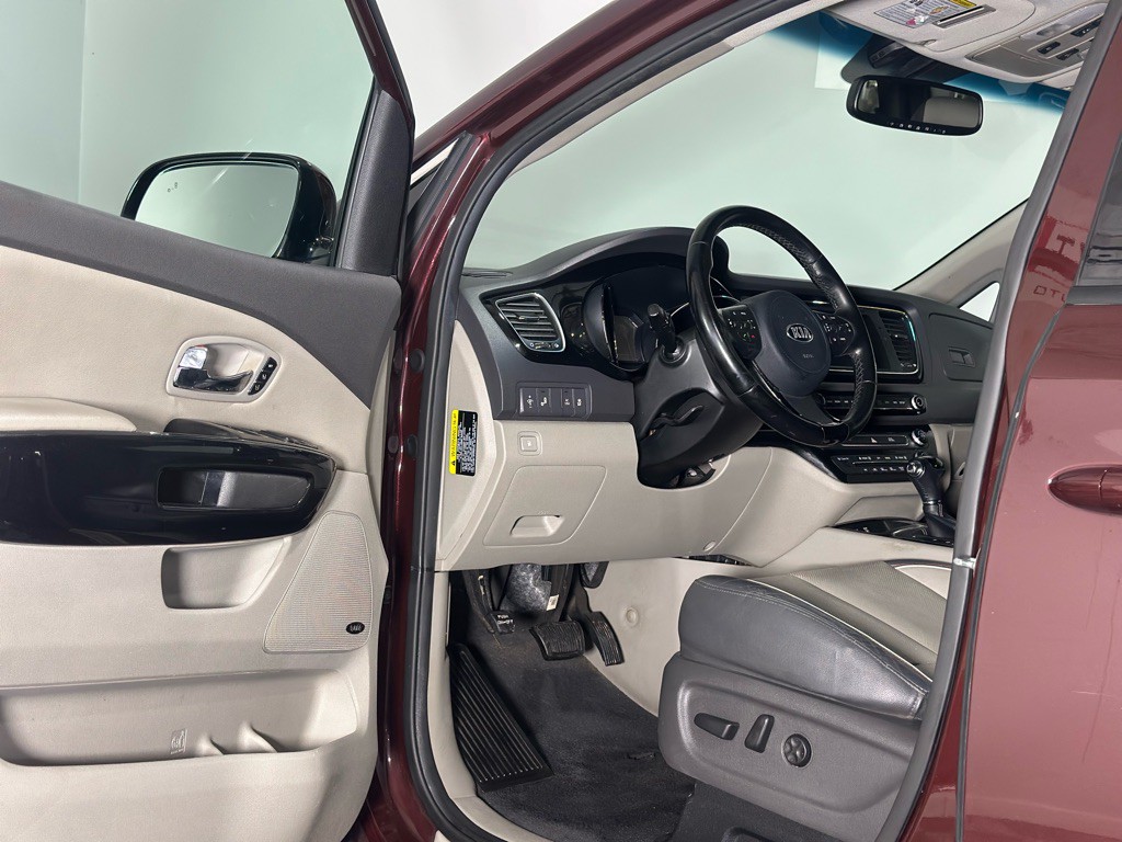 2016 Kia Sedona Image 10