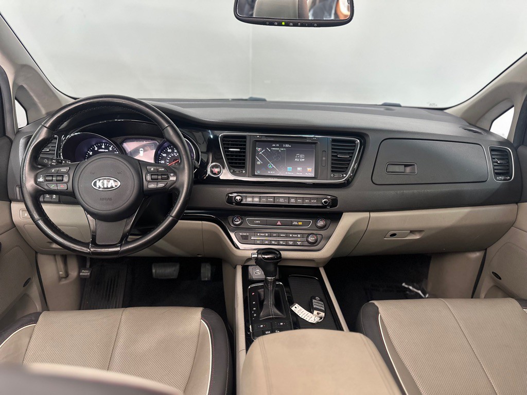 2016 Kia Sedona Image 12