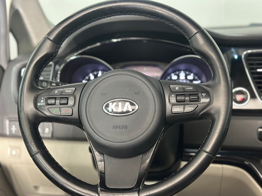2016 Kia Sedona Image 14