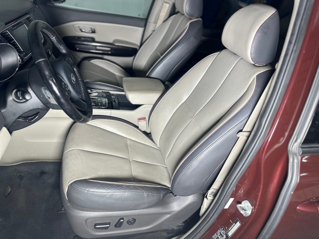 2016 Kia Sedona Image 31