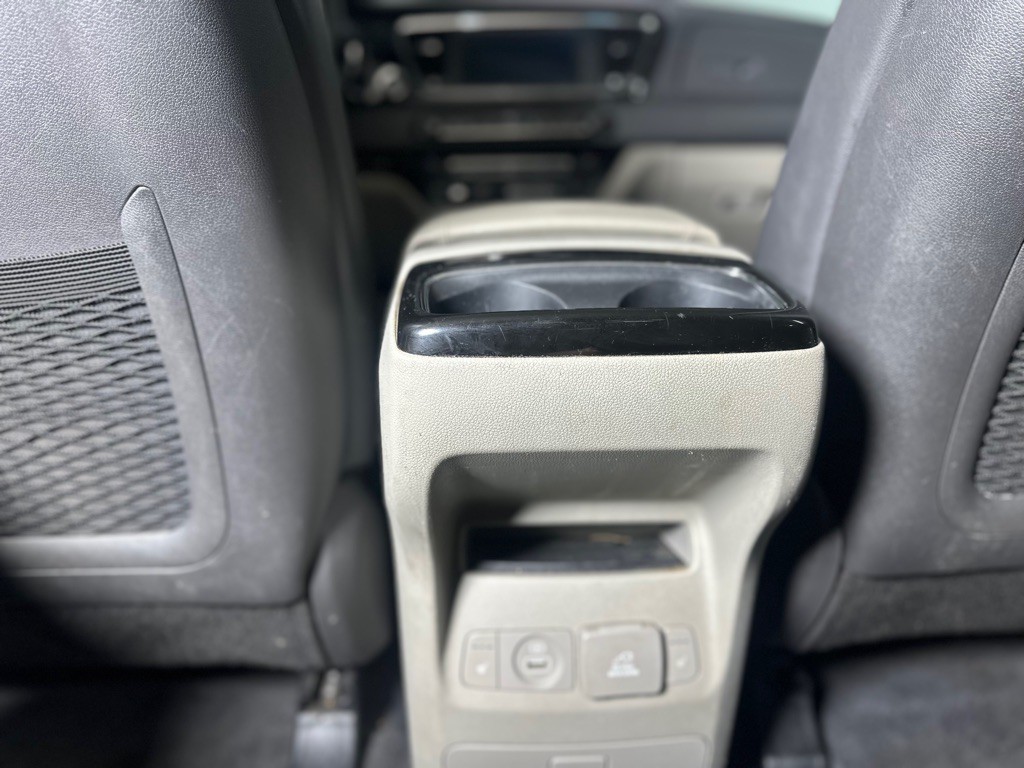 2016 Kia Sedona Image 34