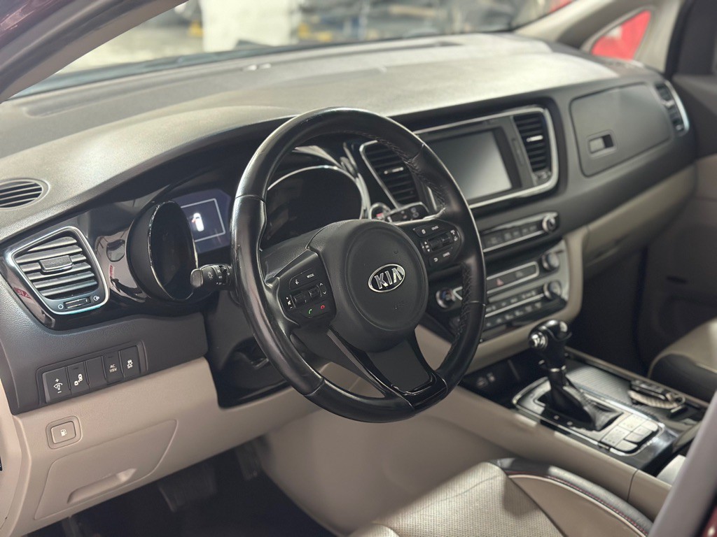 2016 Kia Sedona Image 36