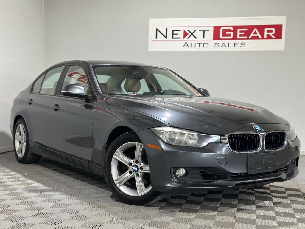 2013 BMW 3 Series Image 1