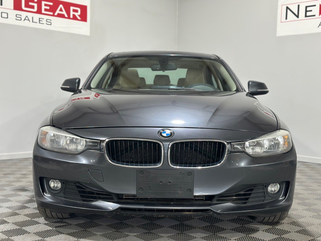 2013 BMW 3 Series Image 4