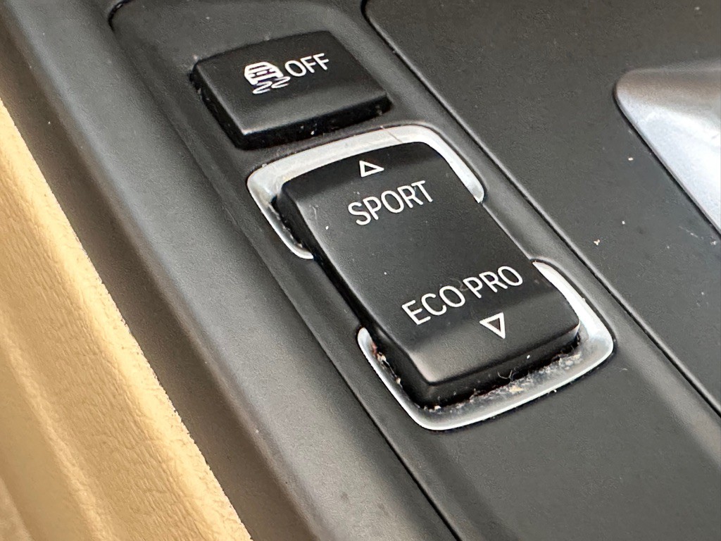2013 BMW 3 Series Image 21