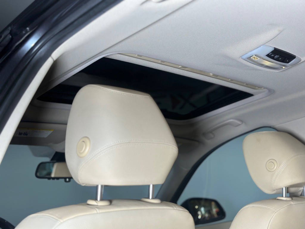2013 BMW 3 Series Image 28