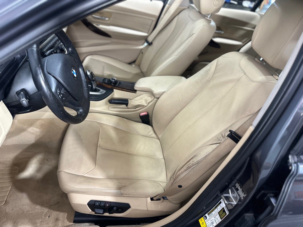 2013 BMW 3 Series Image 31
