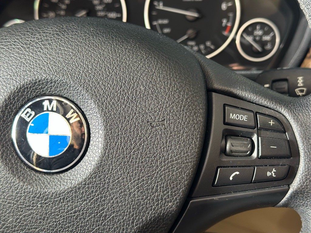 2013 BMW 3 Series Image 35