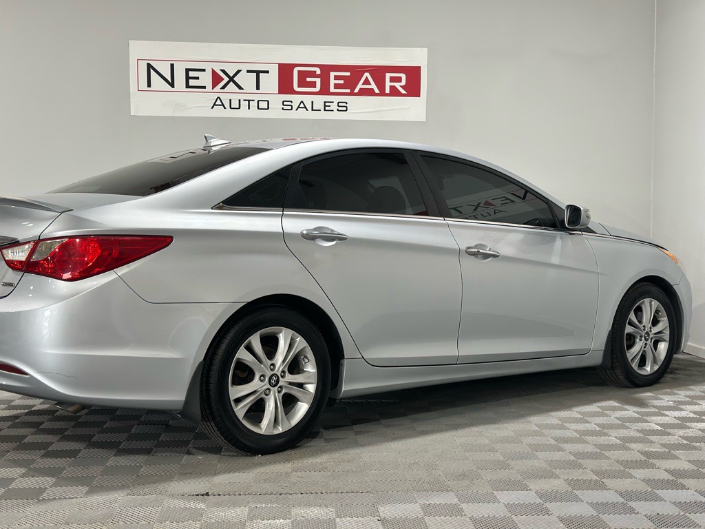 2013 Hyundai Sonata Image 9