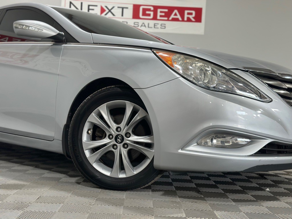2013 Hyundai Sonata Image 4