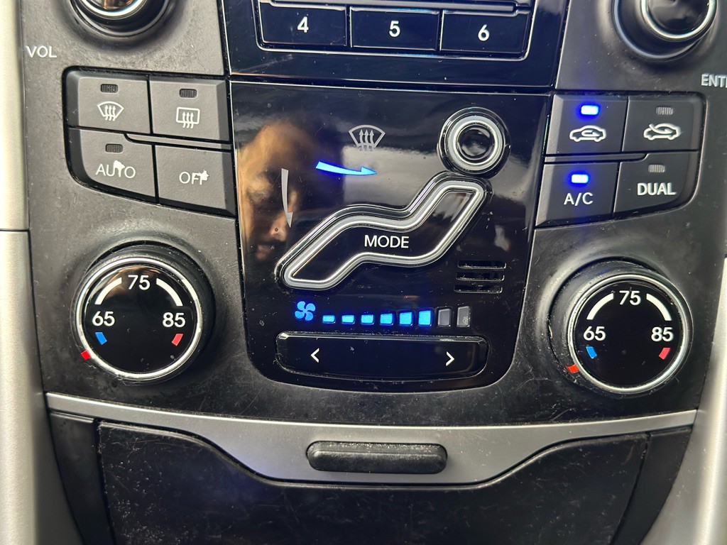 2013 Hyundai Sonata Image 18