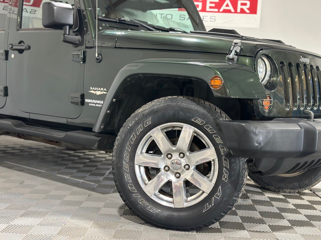 2011 Jeep Wrangler Unlimited Image 2
