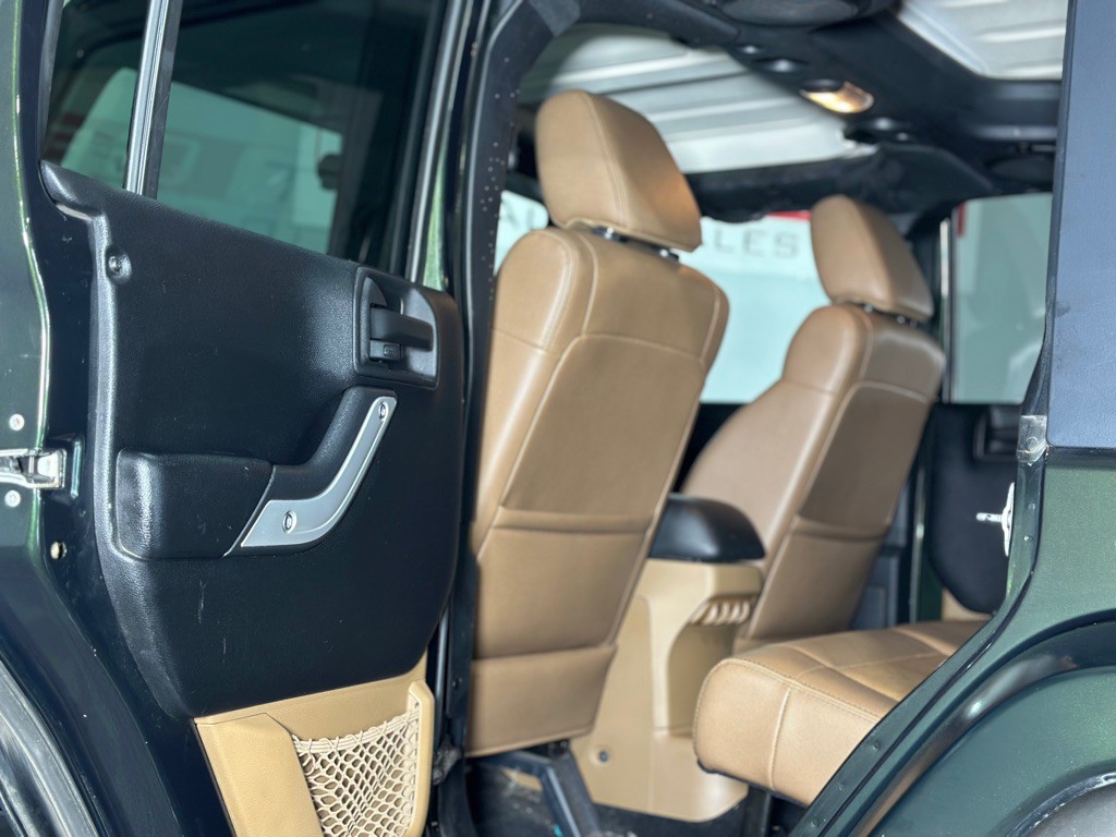 2011 Jeep Wrangler Unlimited Image 11
