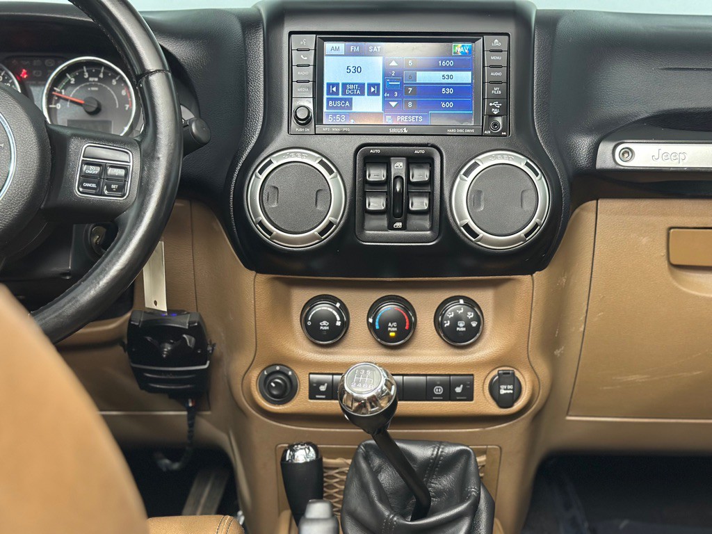 2011 Jeep Wrangler Unlimited Image 14