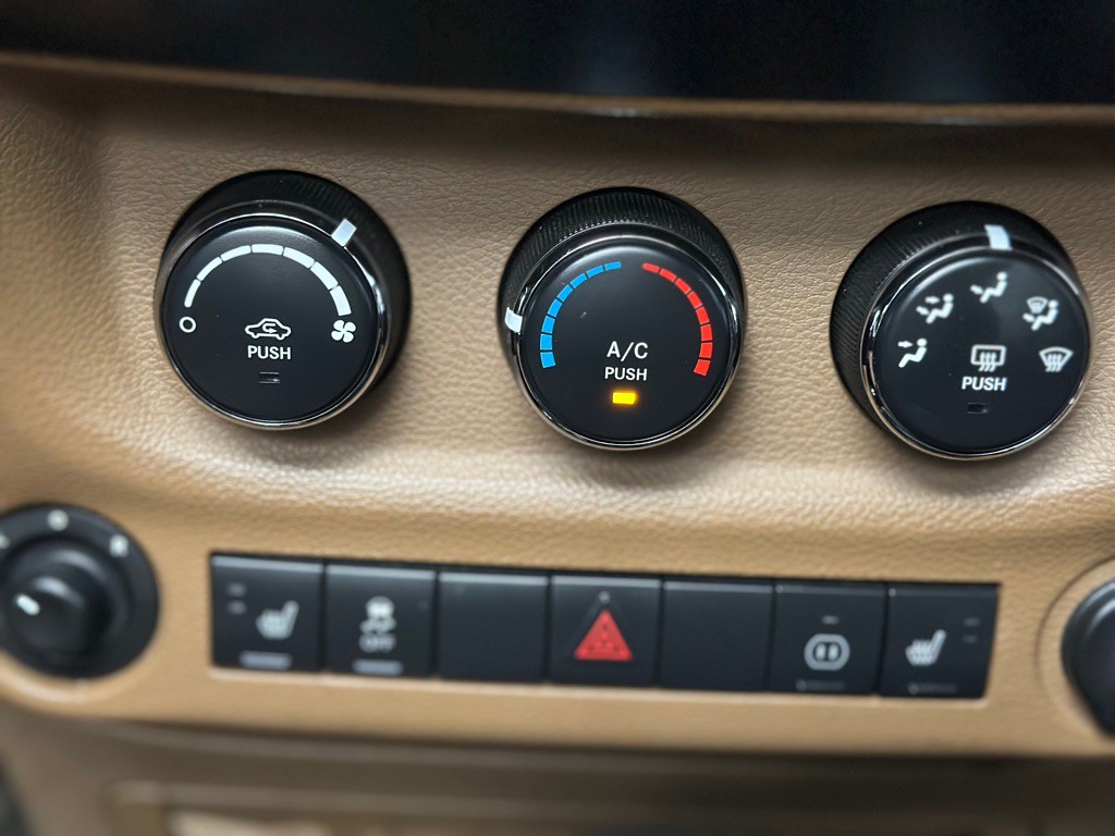 2011 Jeep Wrangler Unlimited Image 18