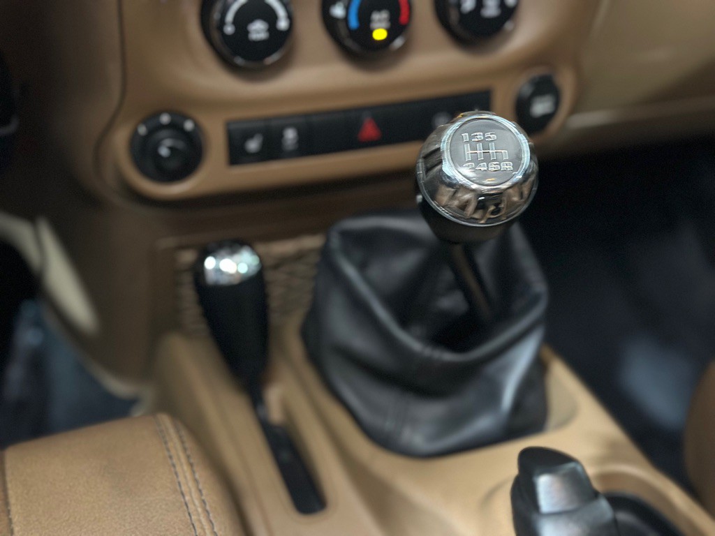 2011 Jeep Wrangler Unlimited Image 19