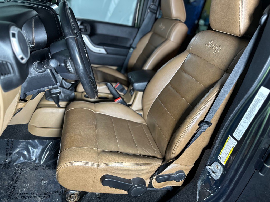 2011 Jeep Wrangler Unlimited Image 25