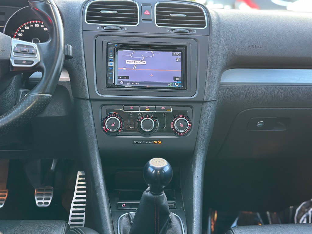 2012 Volkswagen GTI Image 16