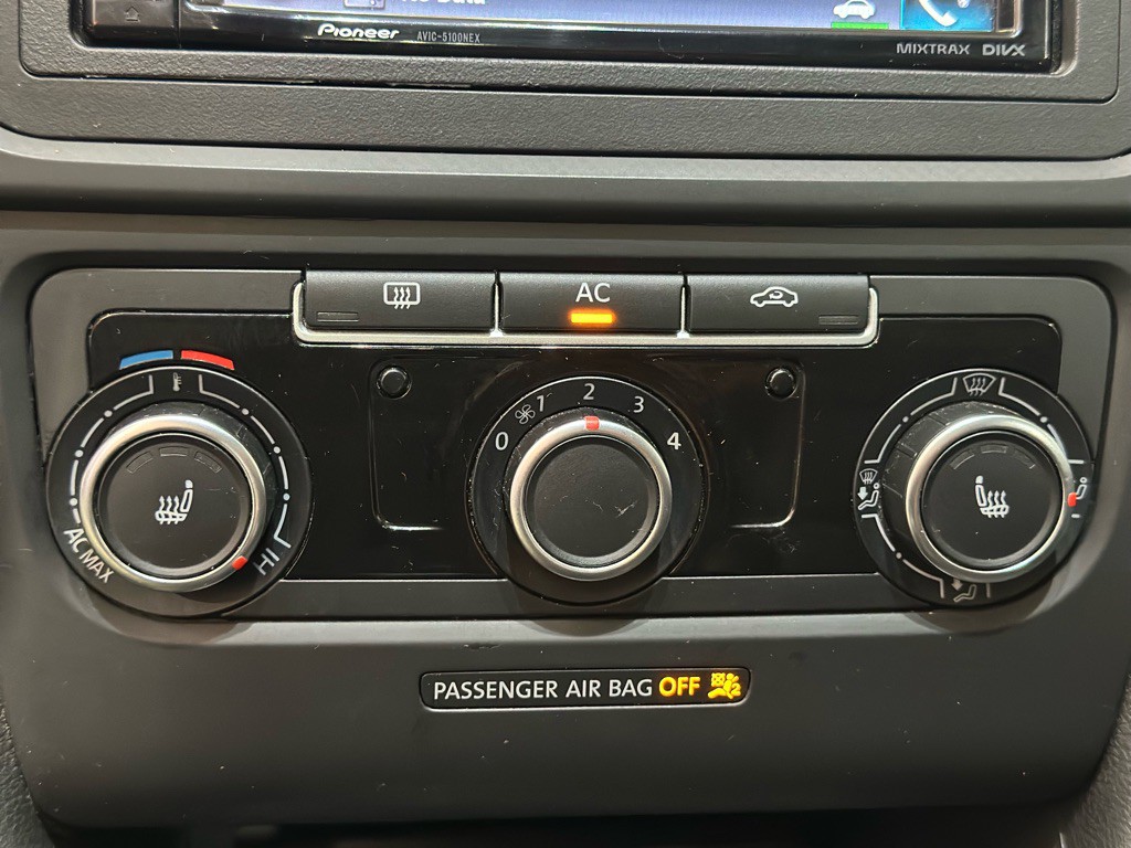 2012 Volkswagen GTI Image 18