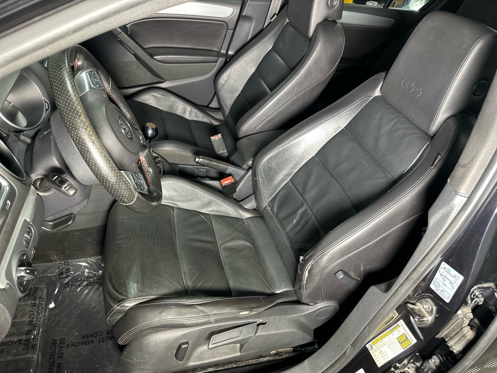 2012 Volkswagen GTI Image 30