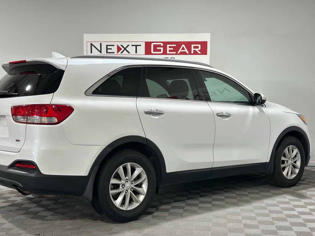 2016 Kia Sorento Image 8
