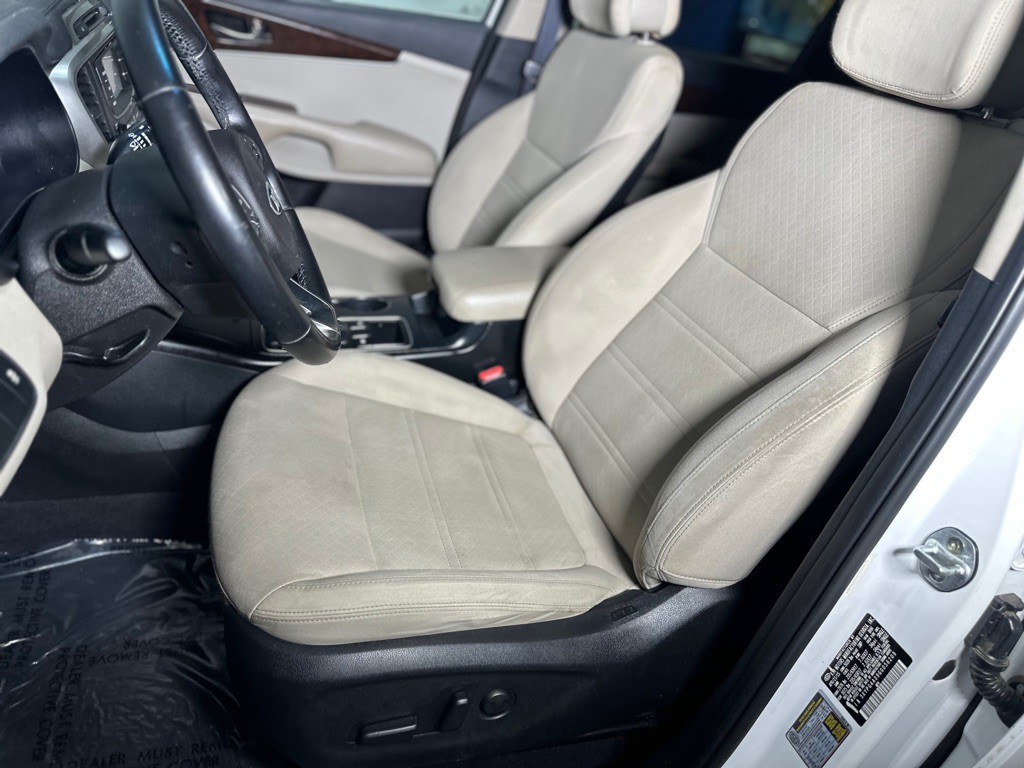 2016 Kia Sorento Image 24