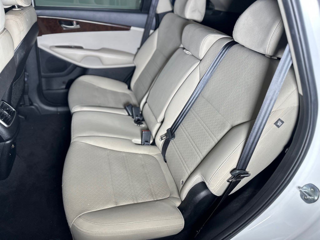 2016 Kia Sorento Image 25