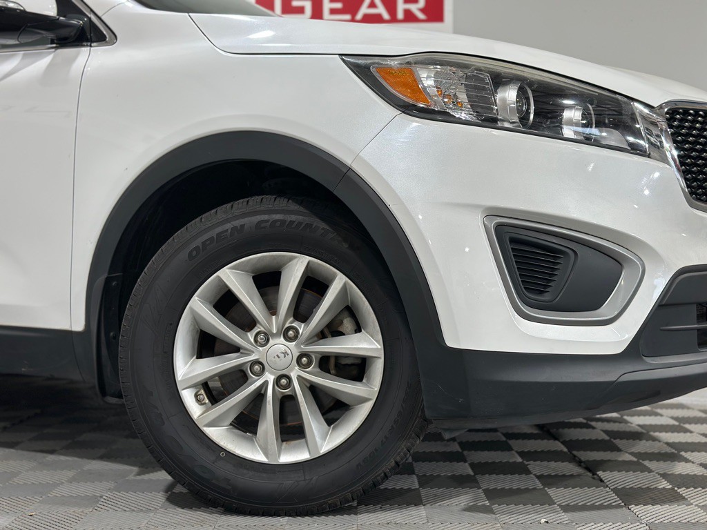 2016 Kia Sorento Image 38