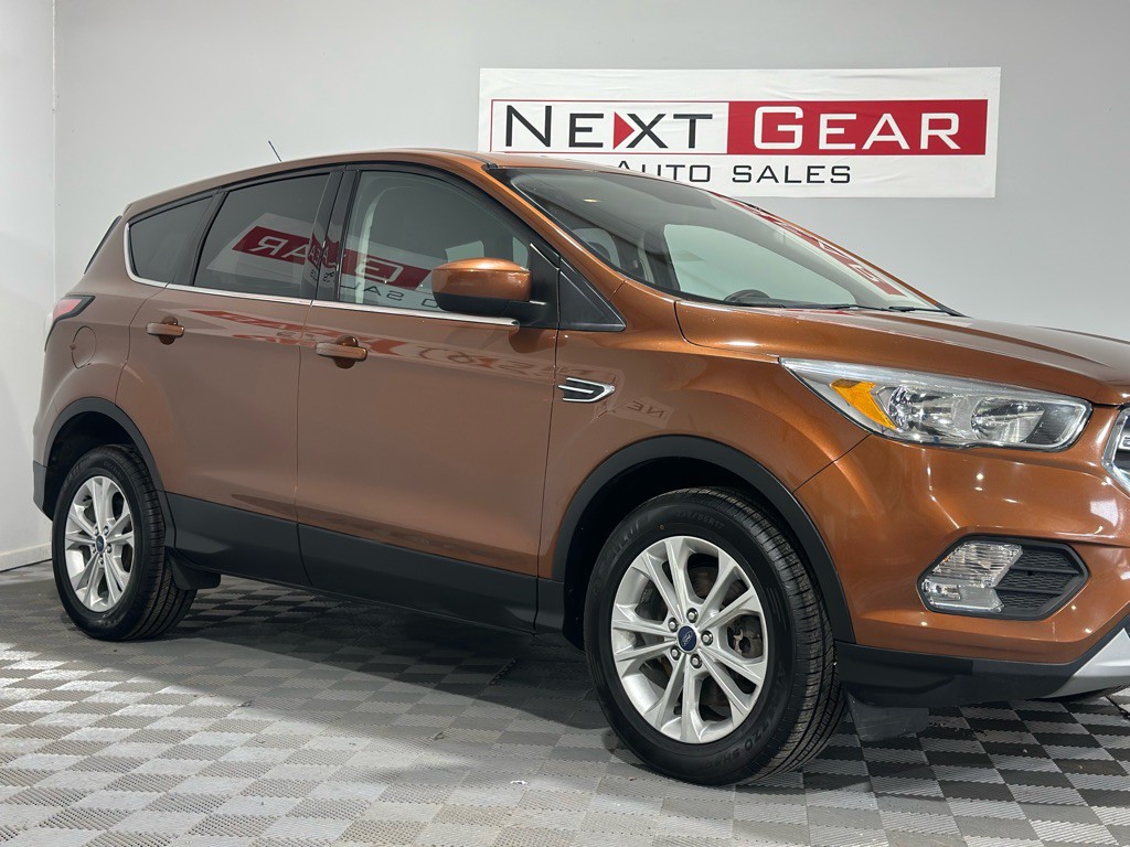 2017 Ford Escape Image 2