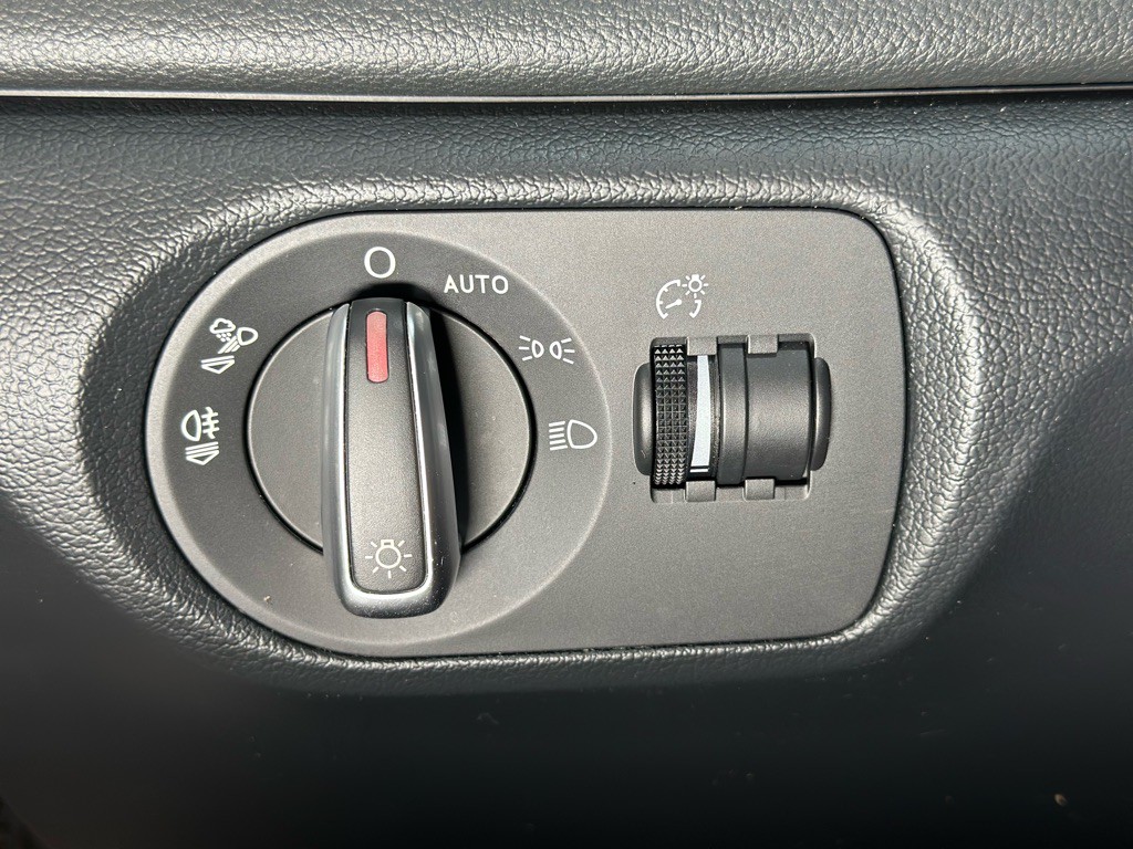 2016 Audi Q3 Image 32