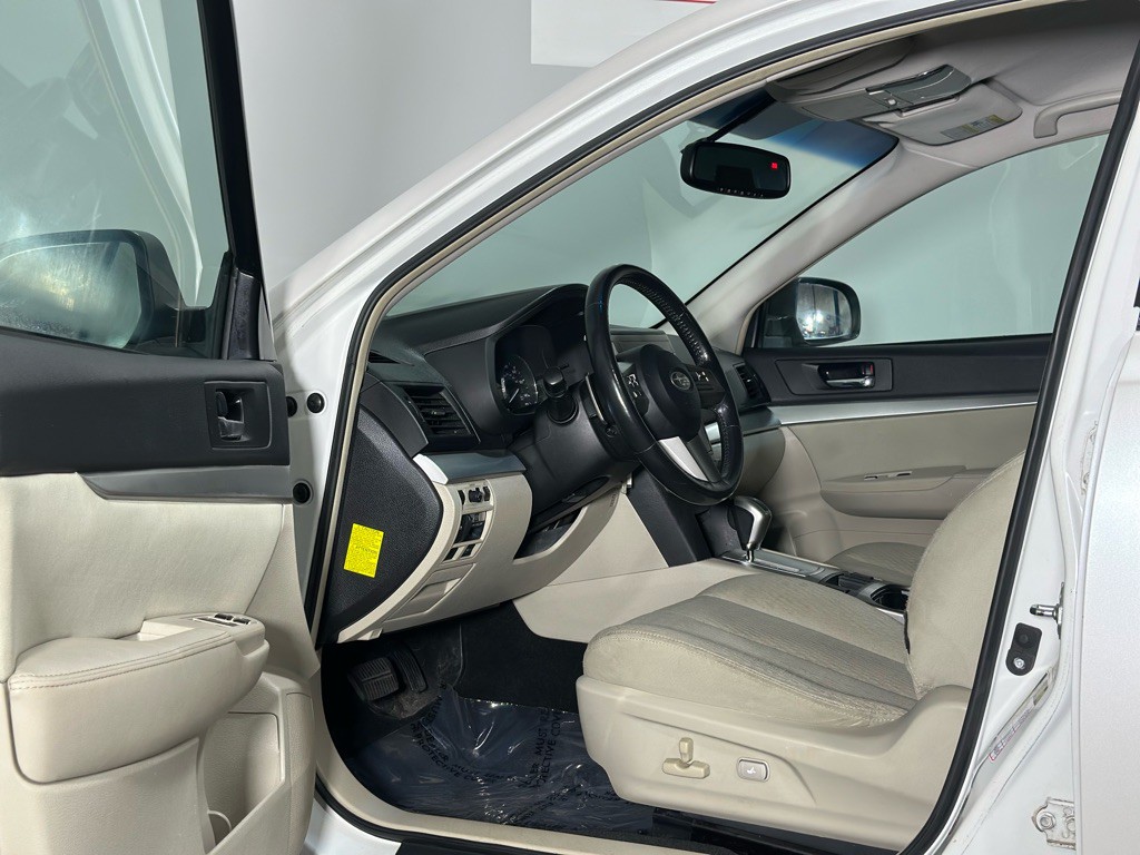 2011 Subaru Outback Image 9