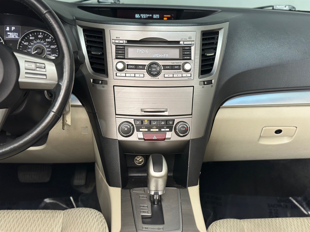 2011 Subaru Outback Image 14