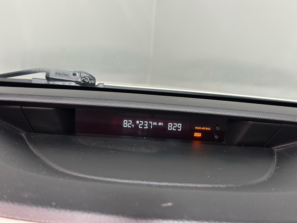 2011 Subaru Outback Image 15