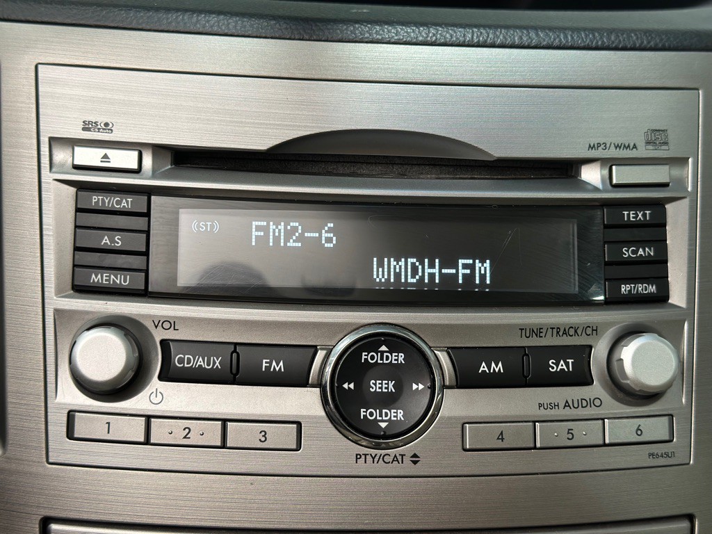 2011 Subaru Outback Image 16