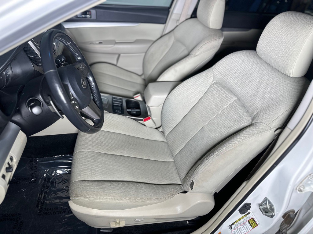 2011 Subaru Outback Image 21