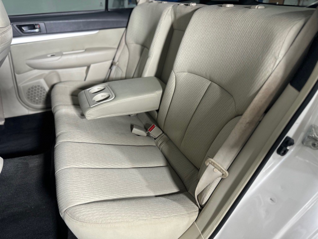 2011 Subaru Outback Image 22