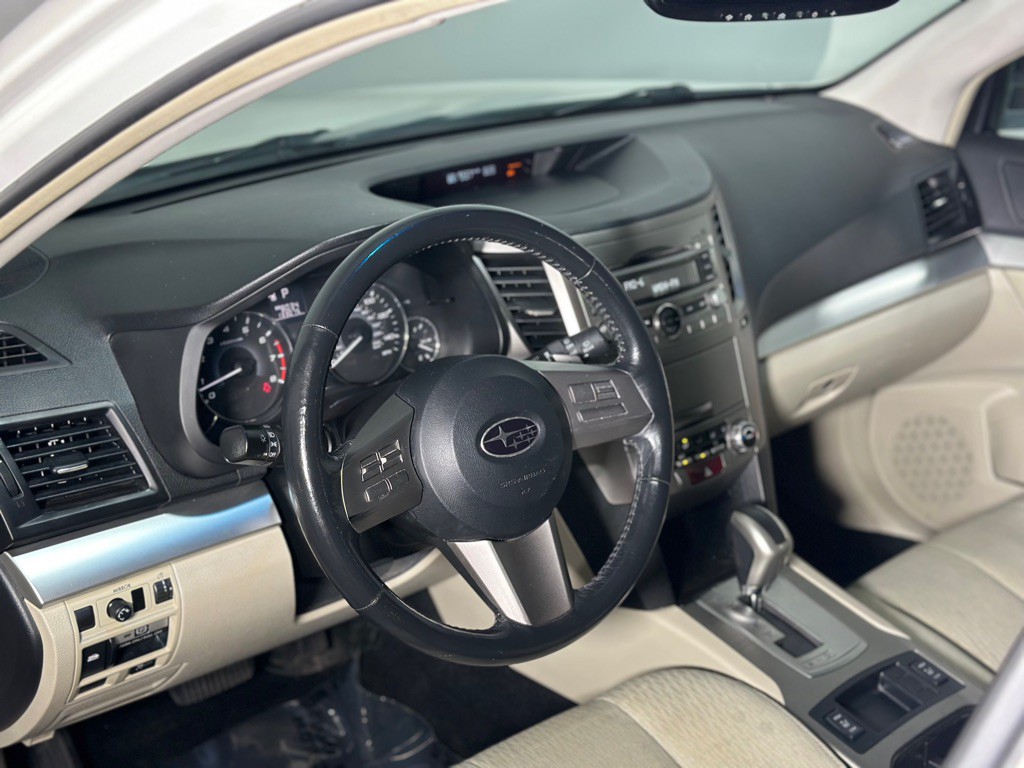 2011 Subaru Outback Image 23