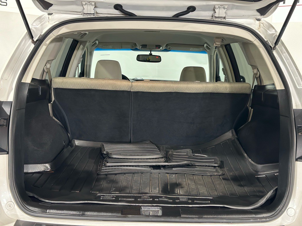 2011 Subaru Outback Image 30