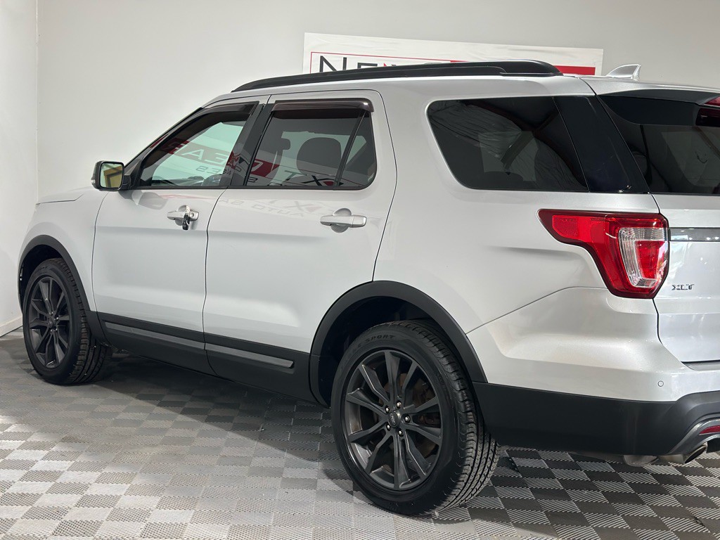 2017 Ford Explorer Image 7