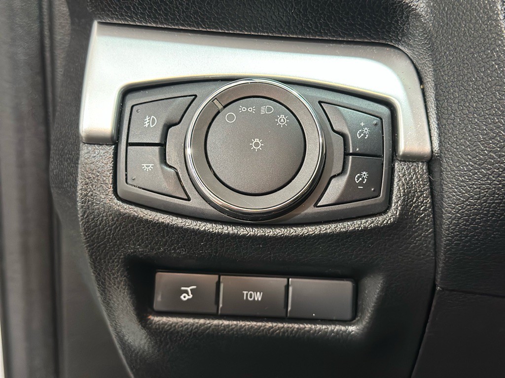 2017 Ford Explorer Image 42