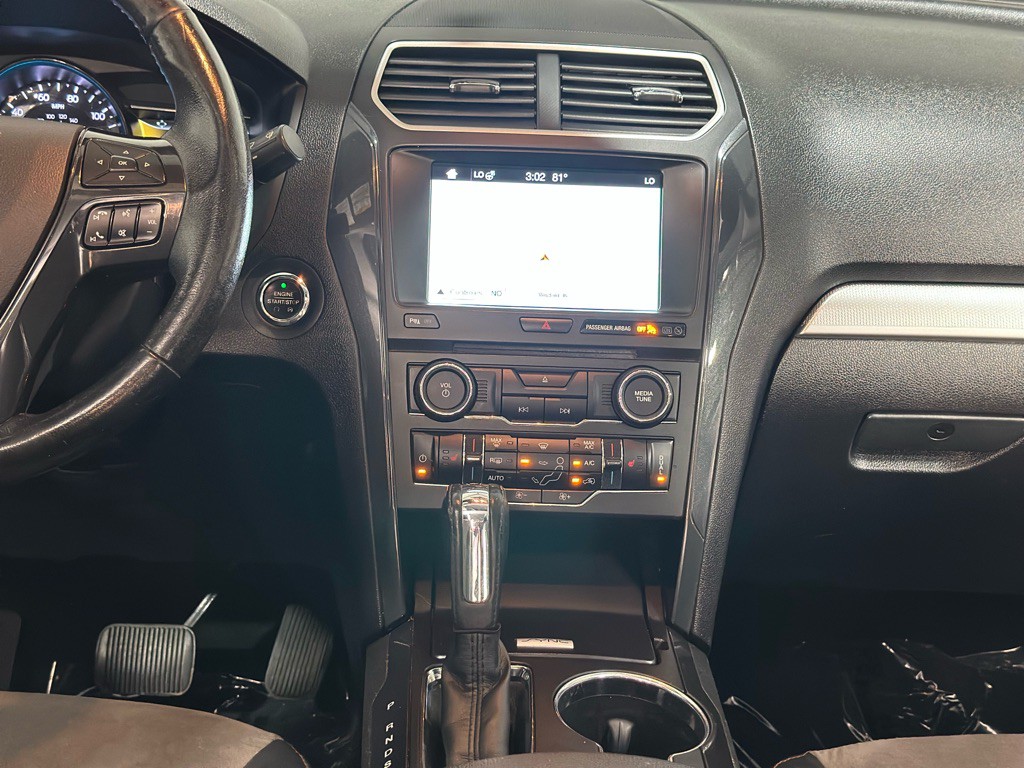 2017 Ford Explorer Image 16