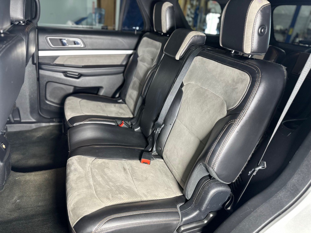 2017 Ford Explorer Image 32